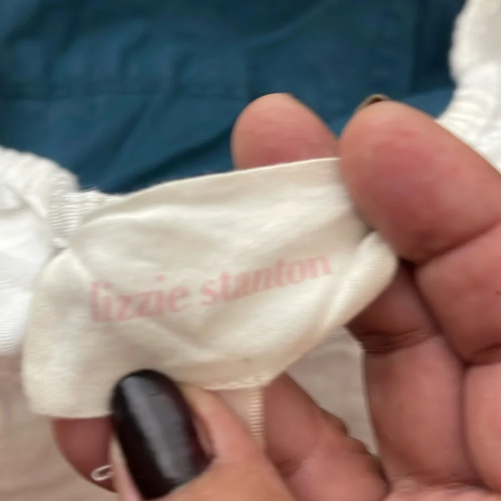 White Ruffled Fabric - Picture 4 of 7